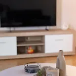 Spotaki 8 Apartman *