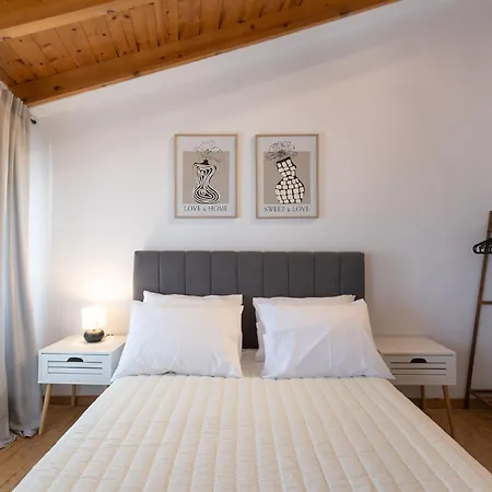 Apartman Spotaki 8 *